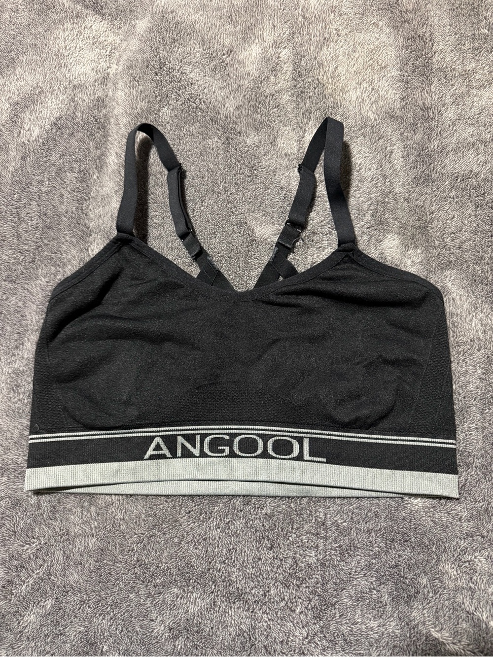 Black Seamless Sports Bralette